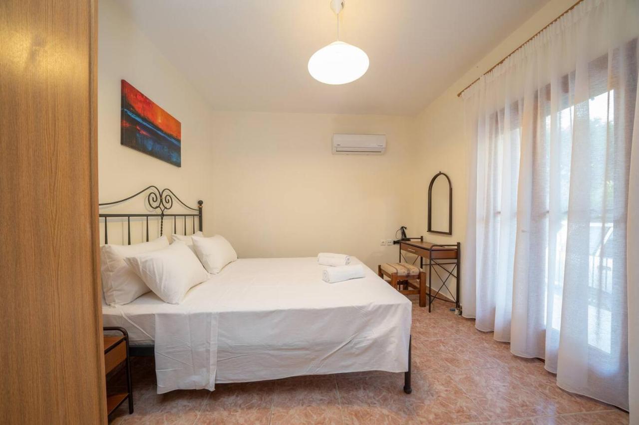 Afroditi Holiday Home - Blue Apartment Svoronata Eksteriør bilde