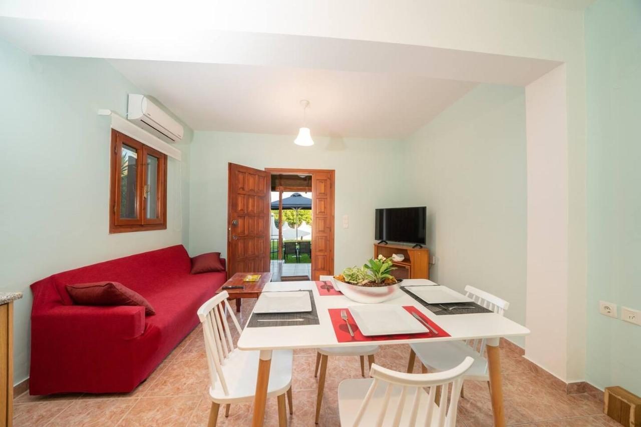 Afroditi Holiday Home - Blue Apartment Svoronata Eksteriør bilde
